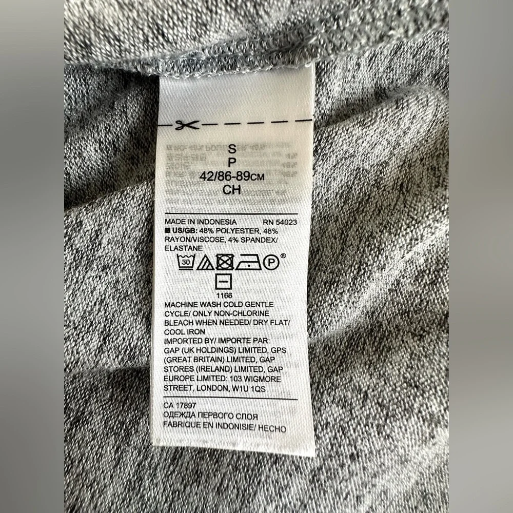 Banana Republic Luxespun Gray Heather Long Sleeve Top – Size Small - Picture 2 of 4